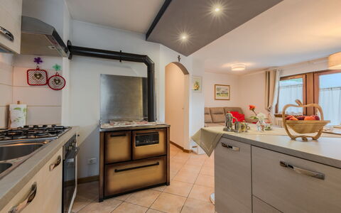 Casa Roby: Kitchen, Interior Design, Countertop, Furniture, Kitchen Appliance, Flooring, Wood, Ceiling, Major Appliance, Room