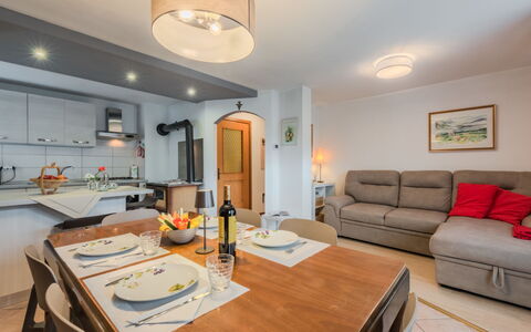 Casa Roby: Furniture, Interior Design, Flooring, Ceiling, Wood, Floor, Room, Kitchen, Table, Lighting