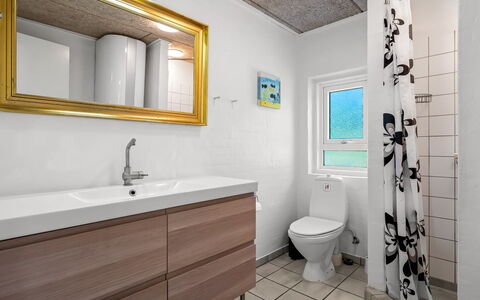 Fria - 200M from the Sea: Flooring, Plumbing Fixture, Floor, Interior Design, Bathroom Sink, Bathroom, Sink, Wood, Bathroom Cabinet, Toilet