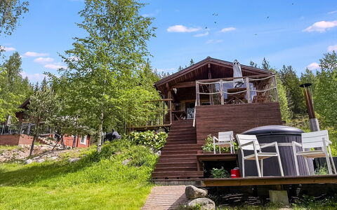 Villa Kaidanjylhä: Wood, Cottage, House, Shrub, Home, Rural Area, Porch, Land Lot, Garden
