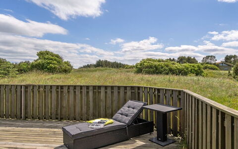 Solveig - 1.5Km from the Sea: Building, House, Window, Home, Roof, Residential Area, Shrub, Cottage, Land Lot
