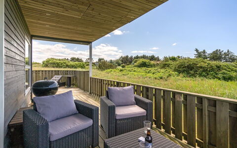 Solveig - 1.5Km from the Sea: Building, House, Window, Home, Roof, Residential Area, Shrub, Cottage, Land Lot