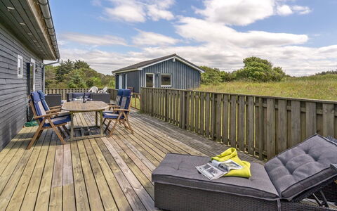 Solveig - 1.5Km from the Sea: Building, House, Window, Home, Roof, Residential Area, Shrub, Cottage, Land Lot