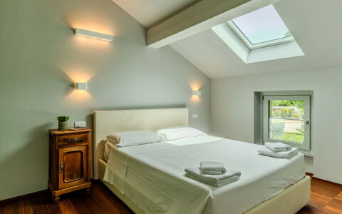 Zani: Interior Design, Wall, Bed, Bedroom, Ceiling, Room, Furniture, Floor, Flooring, Lighting