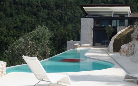 Villetta Farfallina: Swimming Pool, Composite Material, Shade, Stone Wall, Outdoor Furniture, Sunlounger, Villa, Flagstone