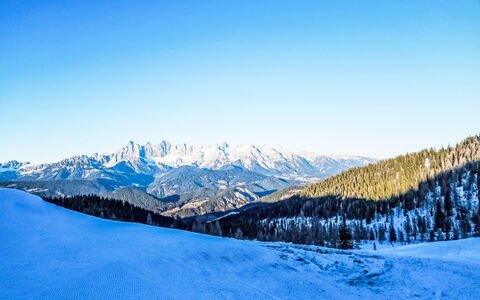 Zeffereralm: Sky, Blue, Snow, Mountainous Landforms, Mountain, Winter, Mountain Range, Terrain, Highland, Hill