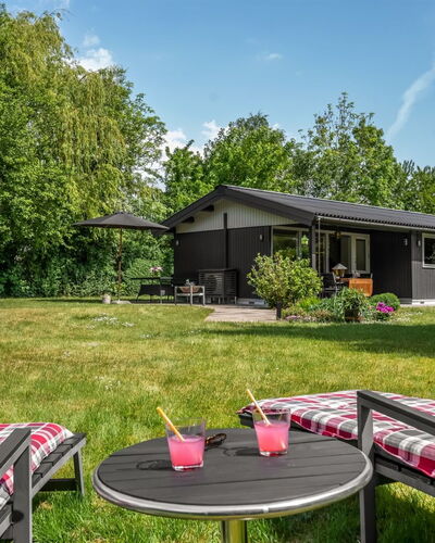 Maris - 200M from the Sea
