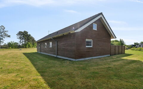 Eve - 700M from the Sea: Grass, Building, House, Roof, Home, Cottage, Rural Area, Land Lot, Plain, Siding