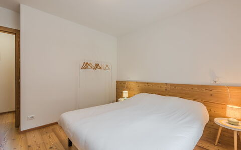 La Casa di Bruna: Flooring, Interior Design, Floor, Wall, Wood Flooring, Wood, Bedroom, Bed, Ceiling, Room
