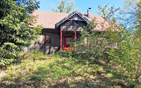 Lövekulle: House, Shrub, Roof, Home, Cottage, Rural Area, Spring, Garden, Farmhouse, Estate