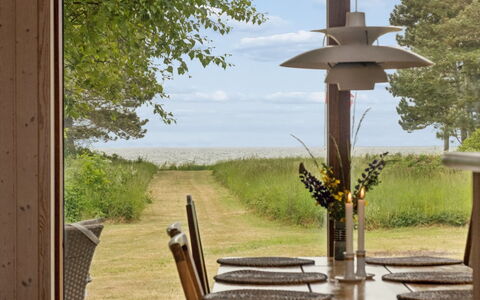 Stasia - 50M from the Sea
