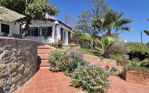 Oasis Villa Sanremo: Garden, Eco Hotel, Resort, Landscaping, Hacienda, Shade, Flowerpot, Flagstone
