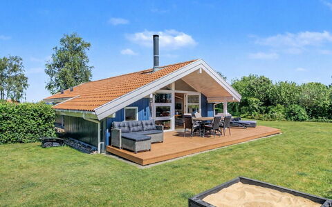 Ronna - 160M from the Sea: Home, Cottage, Estate, Farmhouse, Porch, Garden Buildings, Siding, Villa
