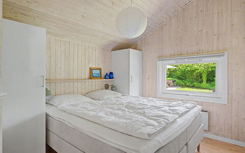 Ronna - 160M from the Sea: Wood, Bedroom, Ceiling, Interior Design, Home, Bed, Bedding, Room, Bed Sheet, Bed Frame