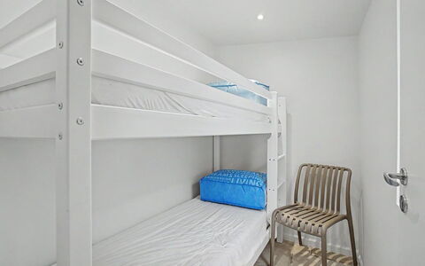 Swarthofthi - 90M from the Sea: Flooring, Interior Design, Floor, Ceiling, Bedroom, Bed, Bedding, Bed Sheet, Room, Apartment