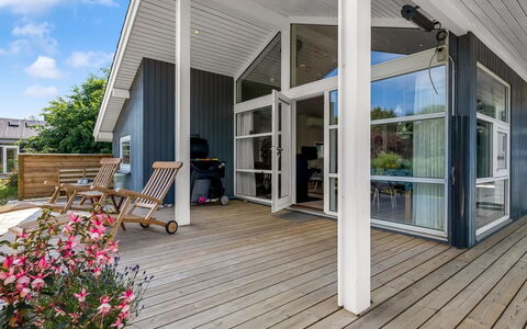 Rise - 600M from the Sea: Wood, Porch, Door, Home, House, Roof, Siding, Composite Material, Hardwood, Deck