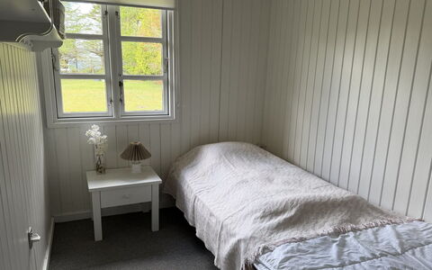 Arisa - from the Sea: Wood, Floor, Flooring, Bedroom, Bed Sheet, Bed, Bedding, Room, Bed Frame, Linens