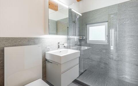 Darschalè 11: Flooring, Plumbing Fixture, Floor, Interior Design, Bathroom, Sink, Bathroom Sink, Tap, Ceiling, Tile