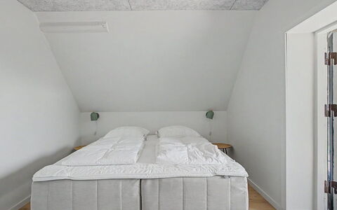 Aaro - 275M from the Sea: Bedroom, Flooring, Ceiling, Floor, Interior Design, Linens, Bedding, Bed Sheet, Bed, Bed Frame