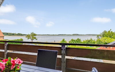 Maris - 280M from the Sea