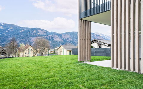 Family Nest Goldeck & See: Landscape, Land Lot, Mountain Range, Meadow, Lawn, Ridge, Farmhouse