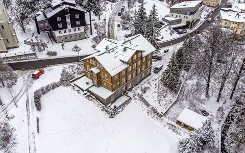 Janské Lázně 5: Building, Window, House, Residential Area, Human Settlement, Home, Winter, Historic House, Freezing