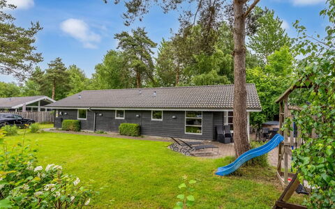 Sissa - 700M from the Sea: House, Home, Cottage, Groundcover, Estate, Garden, Siding, Backyard, Lawn, Yard
