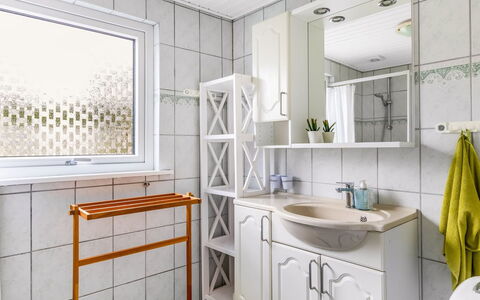 Eufemia - 250M from the Sea: Interior Design, Plumbing Fixture, Sink, Flooring, Bathroom Sink, Floor, Tap, Bathroom Cabinet, Plumbing, Bathroom