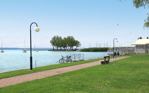 Holiday Club 3: Coastal And Oceanic Landforms, Bank, Coast, Sea, Pole, Ocean, Lake, Shade, Shore, Park