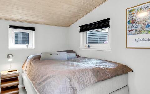 Sylvelin - 40M from the Sea: Wood, Bedroom, Ceiling, Interior Design, Bed, Lighting, Floor, Bed Sheet, Flooring, Linens
