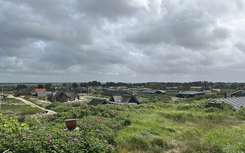 Nyyrikki - 350M from the Sea: Sky, Grass, Cloud, Land Lot, Roof, Rural Area, Cumulus, Cottage, Field, Meteorological Phenomenon