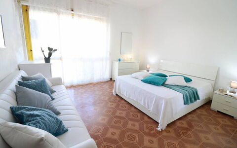 Casa Aurora a Otranto: Furniture, Interior Design, Flooring, Floor, Wood, Bed, Room, Bedroom, Textile, Ceiling