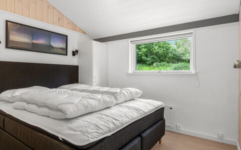 Sibyll - 1Km from the Sea: Bedroom, Wood, Bed, Bedding, Bed Sheet, Interior Design, Bed Frame, Home, Linens, Ceiling