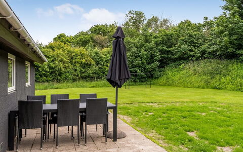Sibyll - 1Km from the Sea: Land Lot, Garden, Lawn, Shade, Outdoor Furniture, Landscaping, Outdoor Table, Yard, Backyard, Wood Stain