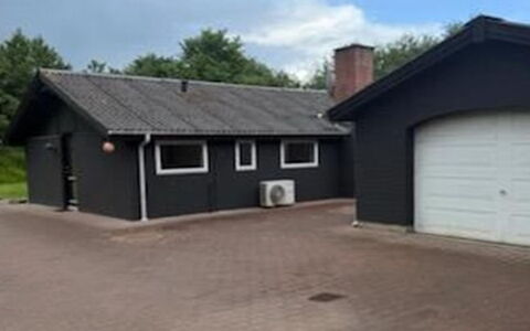 Sibyll - 1Km from the Sea: Roof, House, Home, Cottage, Siding, Driveway, Shed, Garage Door, Garage, Yard