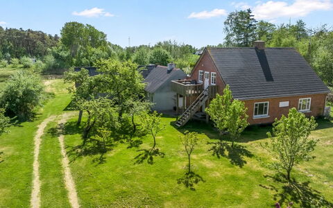Yorrick - 5Km from the Sea: Grass, Tree, House, Cottage, Rural Area, Land Lot, Grassland, Plain, Lawn