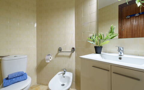 Helios: Toilet Seat, Bathroom, Plumbing Fixture, Toilet, Flooring, Bathroom Sink, Sink, Floor, Interior Design, Tap