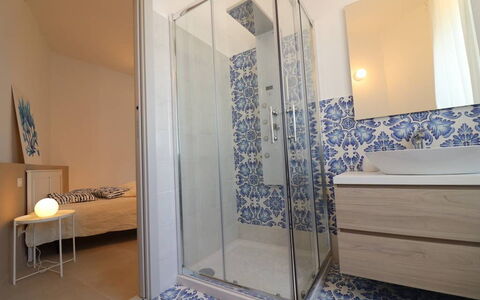 Casa Maya a Otranto: Flooring, Floor, Plumbing Fixture, Interior Design, Bathroom, Tile, Room, Plumbing, Tap