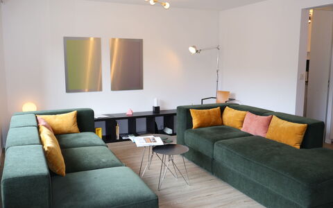 Saphir: Furniture, Interior Design, Couch, Flooring, Floor, Living Room, Room, Home, Apartment