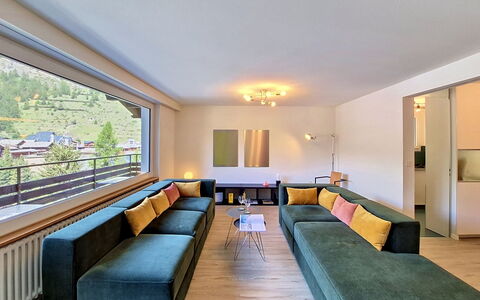 Saphir: Interior Design, Couch, Furniture, Ceiling, Flooring, Floor, Living Room, Room, Lighting