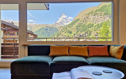 Saphir: Furniture, Couch, Interior Design, Mountain Range, Floor, Living Room, Alps, Comfort, Ridge