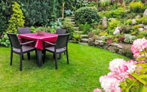 Herlíkovice: Garden, Shrub, Lawn, Groundcover, Backyard, Yard, Landscaping, Outdoor Furniture, Courtyard, Patio
