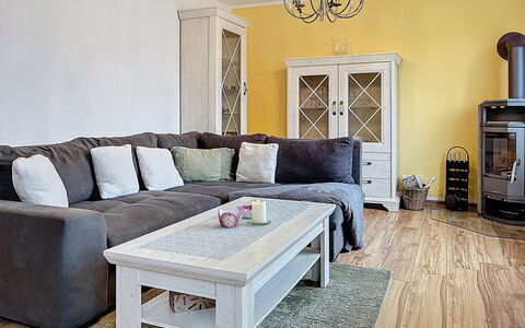 Ankerplatz: Furniture, Flooring, Floor, Interior Design, Wood Flooring, Wood, Room, Couch, Laminate Flooring, Living Room