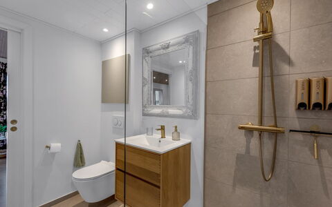 Fastulf - 1.2Km to the Fjord: Interior Design, Flooring, Floor, Plumbing Fixture, Plumbing, Bathroom, Tile, Bathroom Cabinet, Sink, Tap