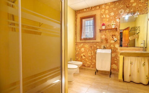 Casa Geranios: Wall, Plumbing Fixture, Flooring, Interior Design, Wood, Bathroom, Floor, Yellow, Plumbing, Lighting