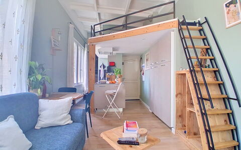 Le Moulin du Loup: Interior Design, Apartment, Balcony, Hardwood, Wood Stain, Wood Flooring, Handrail, Daylighting, Hotel, Penthouse Apartment