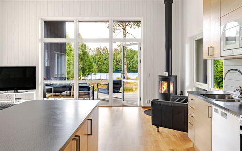 Paradiset 2: Flooring, Interior Design, Wood Flooring, Floor, Furniture, Wood, Laminate Flooring, Kitchen, Countertop, Lighting