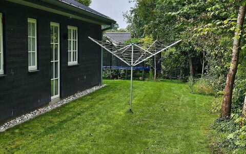 Fridel - 400M from the Sea: Grass, Garden, Land Lot, Lawn, Groundcover, Shade, Backyard, Yard, Landscaping