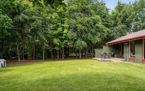 Ritte - from the Sea: Grass, Tree, Leaf, Shrub, Garden, Land Lot, Lawn, Groundcover, Cottage