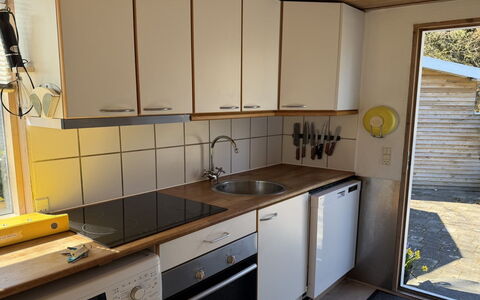 Haley - 380M from the Sea: Kitchen, Kitchen Appliance, Countertop, Flooring, Major Appliance, Kitchen Sink, Wood, Floor, Interior Design, Cabinetry